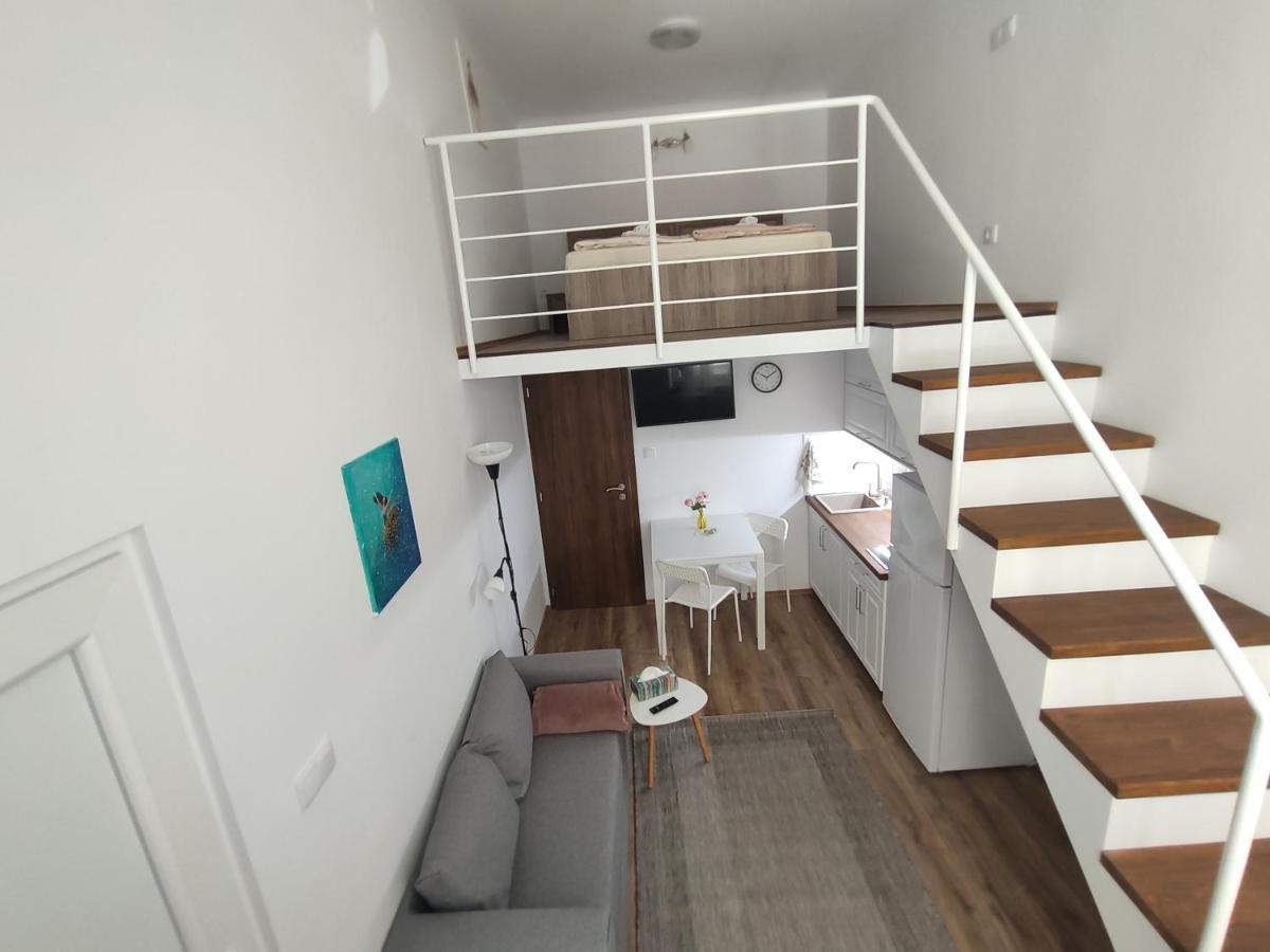 Kossuth Garden Apartment เดเบรตเซน ภายนอก รูปภาพ