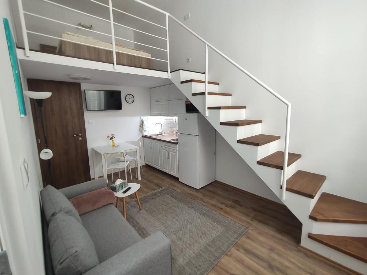 Kossuth Garden Apartment เดเบรตเซน ภายนอก รูปภาพ