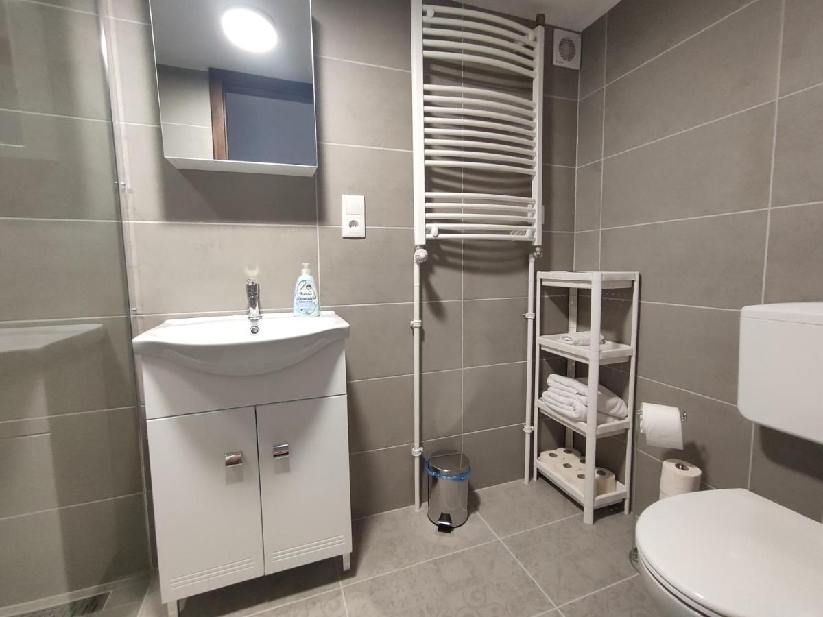 Kossuth Garden Apartment เดเบรตเซน ภายนอก รูปภาพ